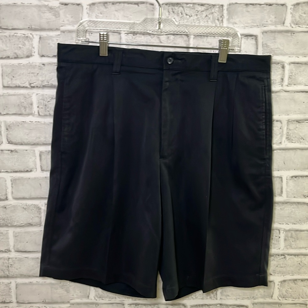 Men’s navy blue dockers shorts size 34